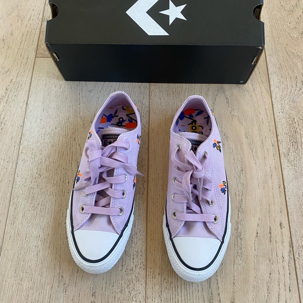 Converse lilac with flowers, size 6